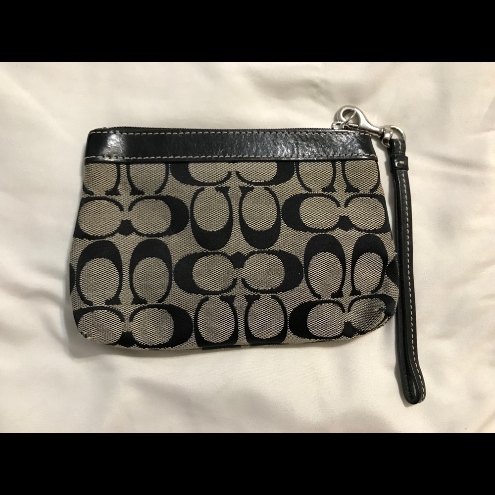 Authentic Coach wristlet - Picture 2 of 4